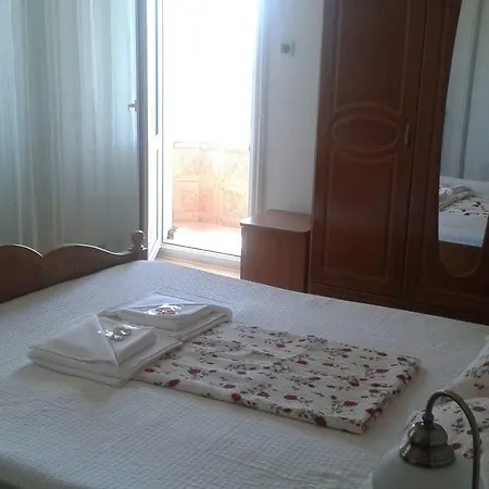 Vila Cornea Gazde/Camere de închiriat Constanţa